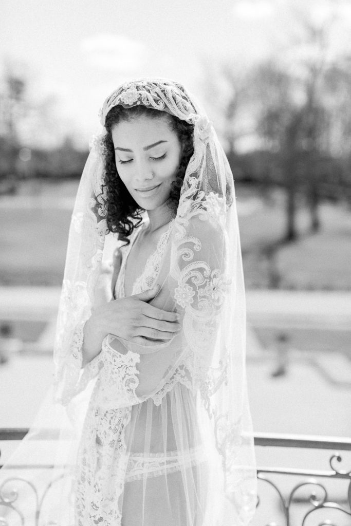 A refined boudoir session in Provence at Chateau de Tourreau