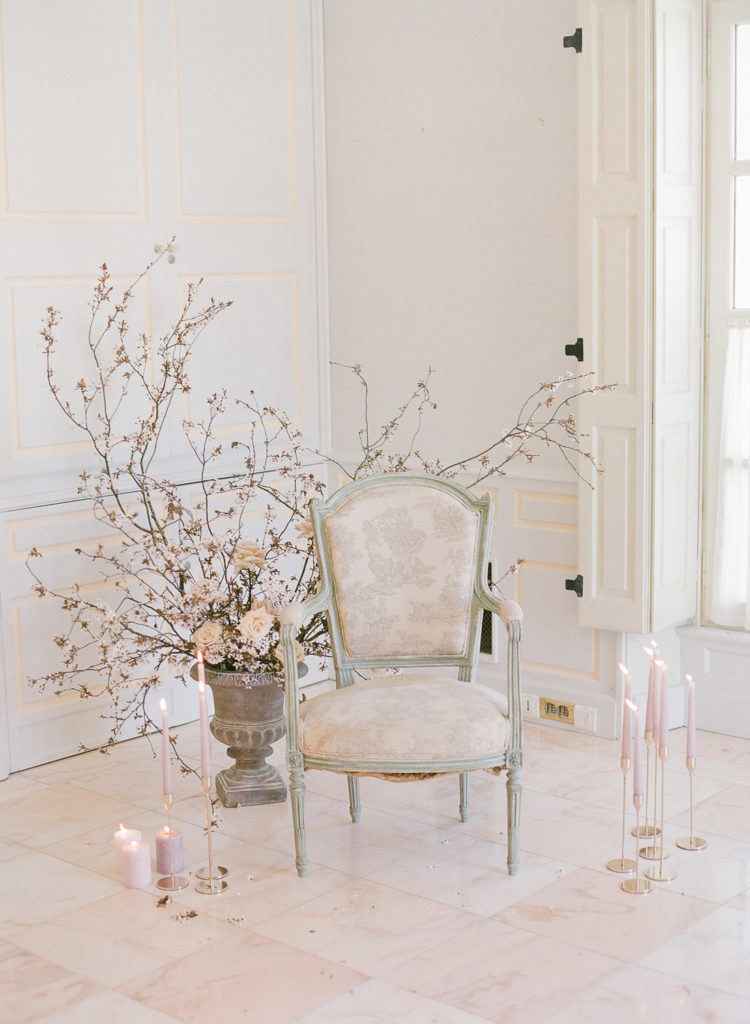 A refined boudoir session in Provence at Chateau de Tourreau