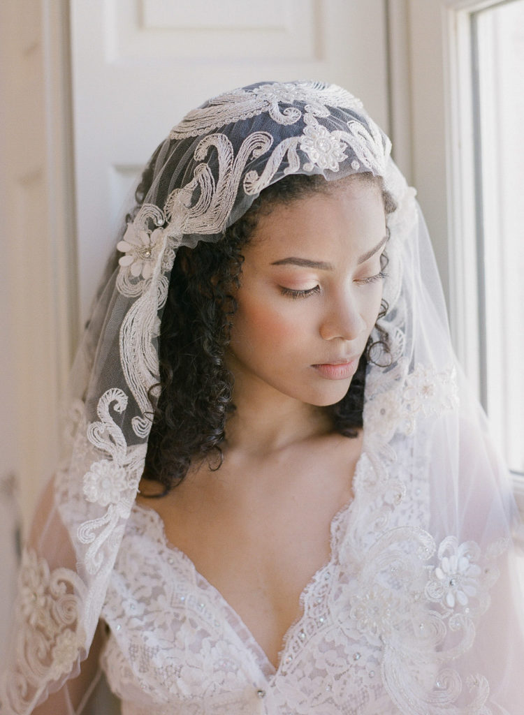 A refined boudoir session in Provence at Chateau de Tourreau