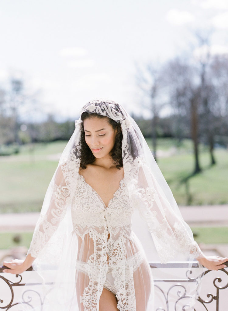 A refined boudoir session in Provence at Chateau de Tourreau